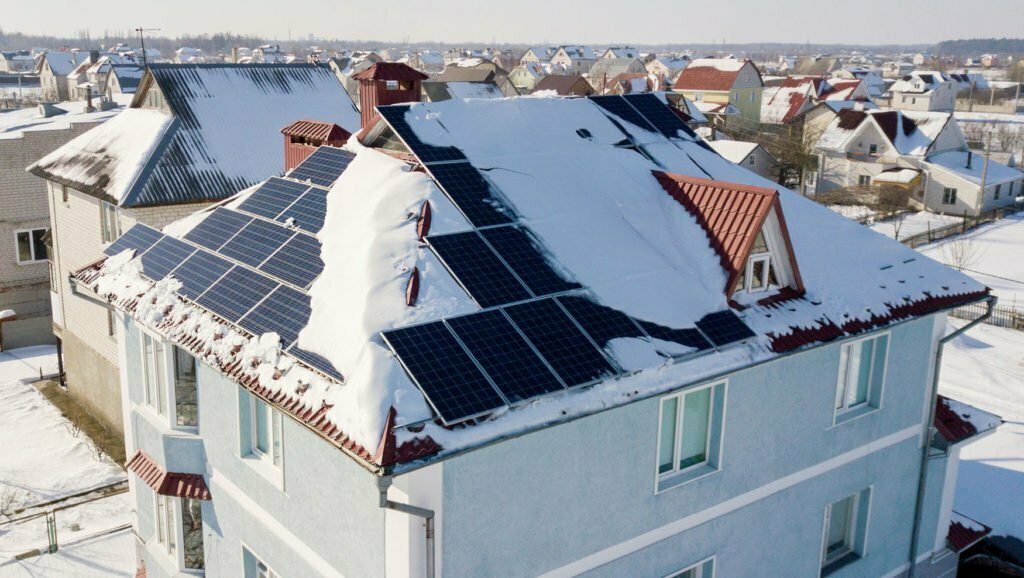 Solar-Panels-On-The-Roof-Of-The-House